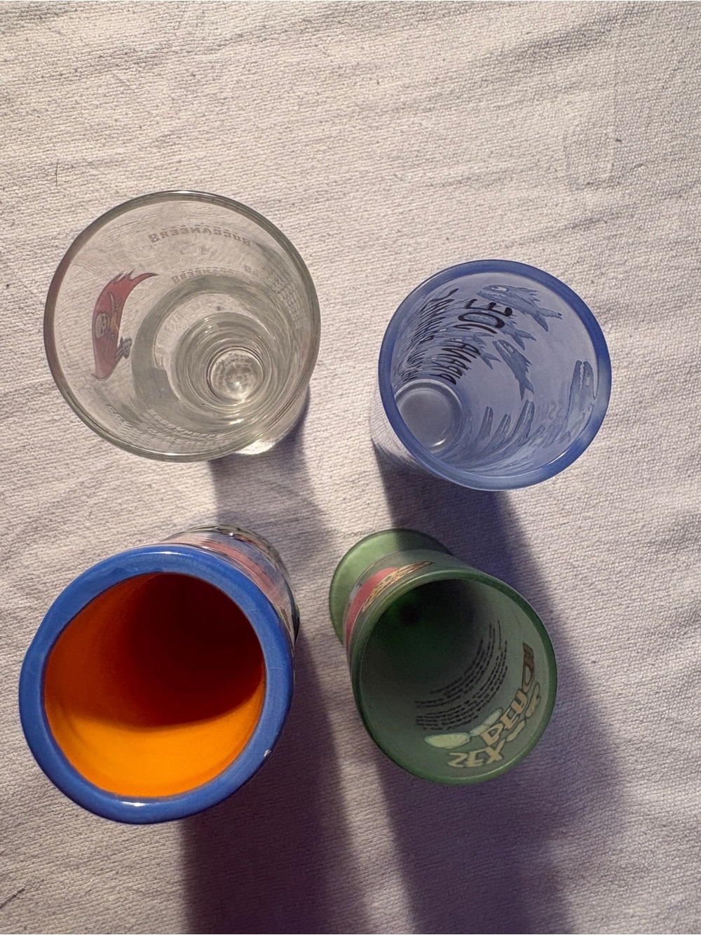 Lot of 4 novelty 2.5oz Glass Shot Glasses Decorated Tampa Bay/ Costa Rica/Bahama - Picture 9 of 9